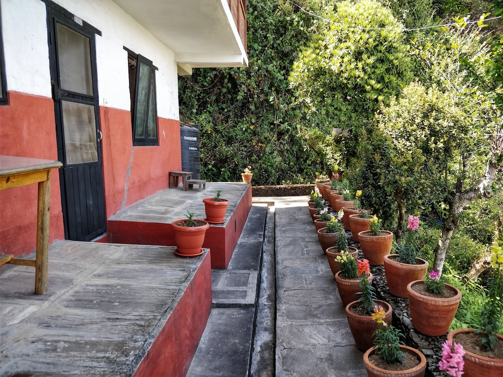 Everest Manla Resort 46/50
