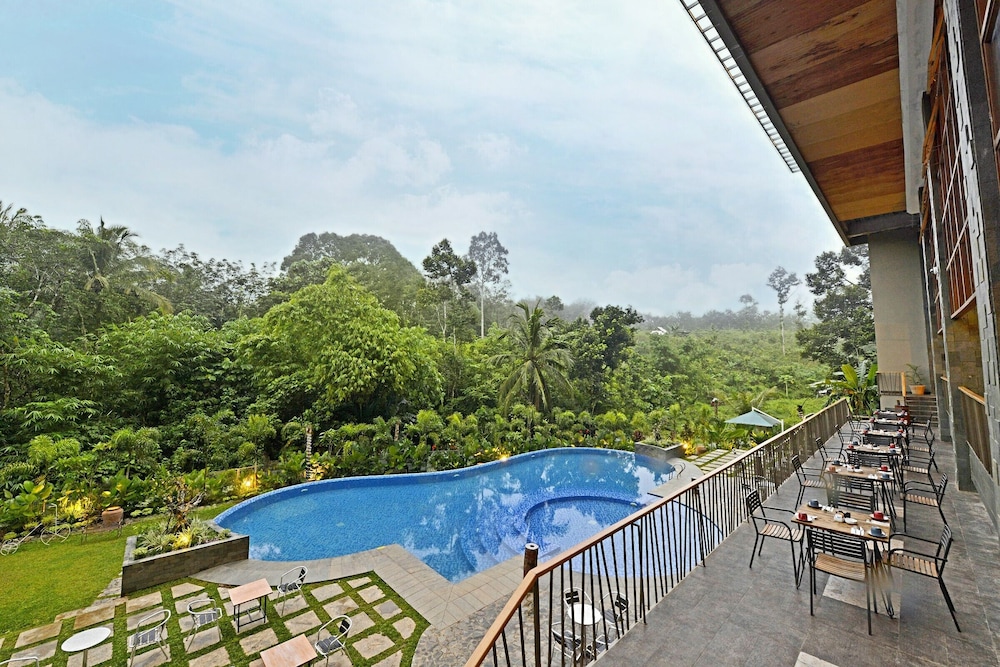 FamVida Hotel Lubuklinggau Powered by Archipelago 14/17