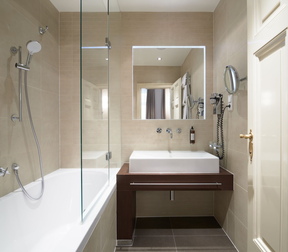 Golden Angel Suites by Adrez Living 61/62