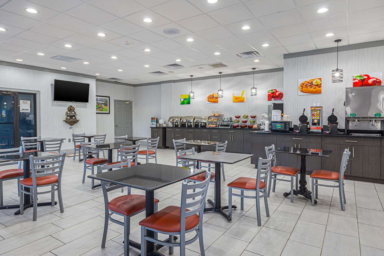 Quality Inn & Suites Greenville - Haywood Mall 13/28