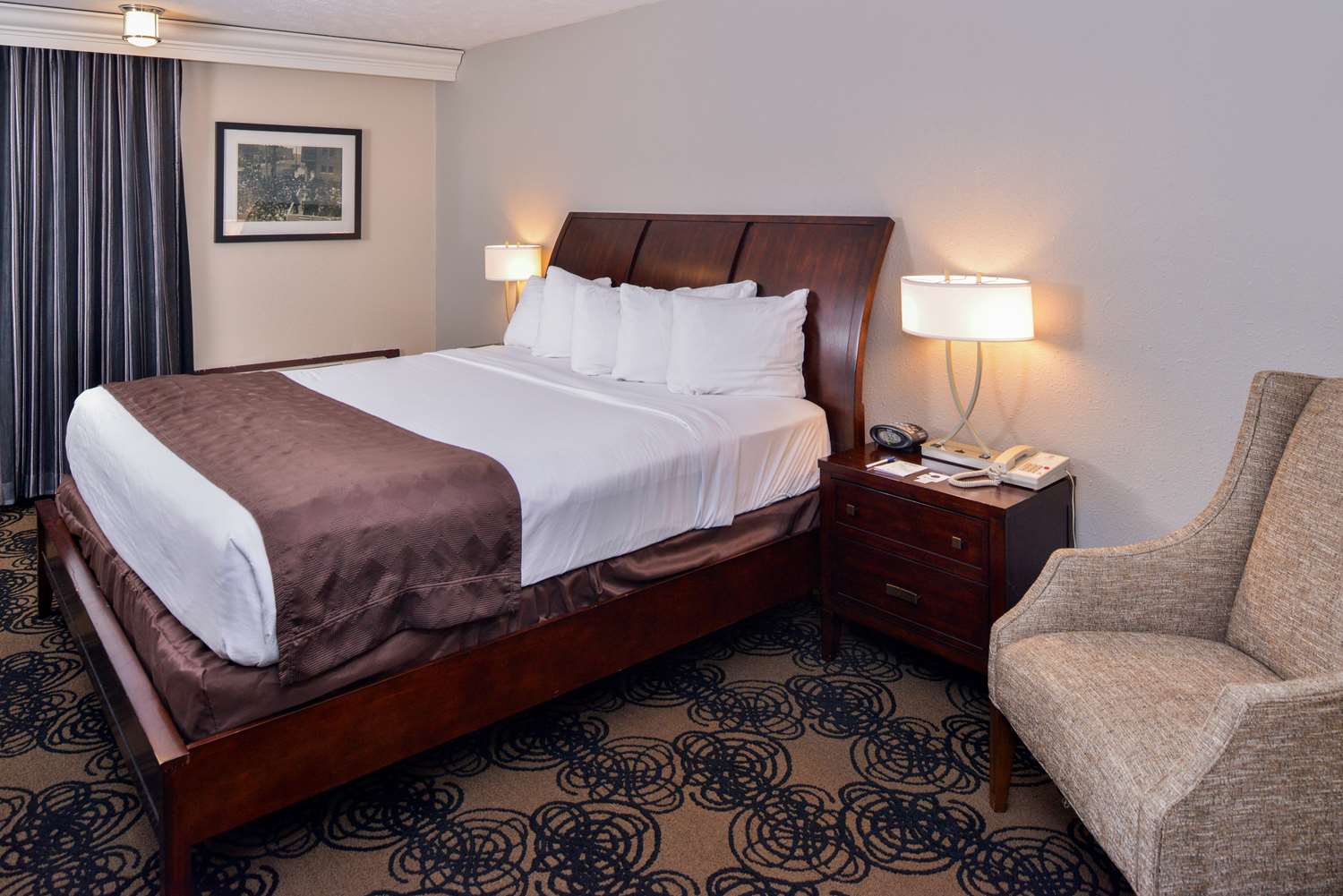 Suite, King Bed, Sofa, Balcony, Pool Side