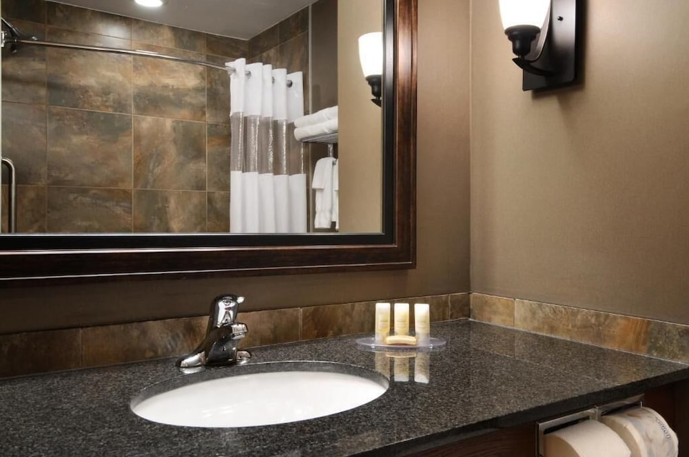 Days Inn & Suites By Wyndham Strathmore 29/29