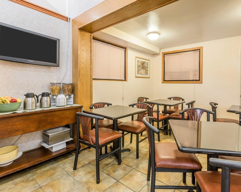 Quality Inn Pell City I-20 exit 158 37/37