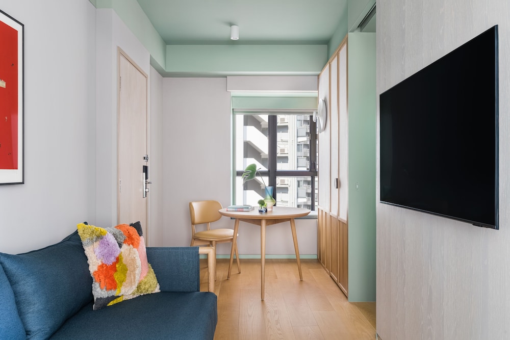 Ying nFlo, Hong Kong, Wan Chai 38/58