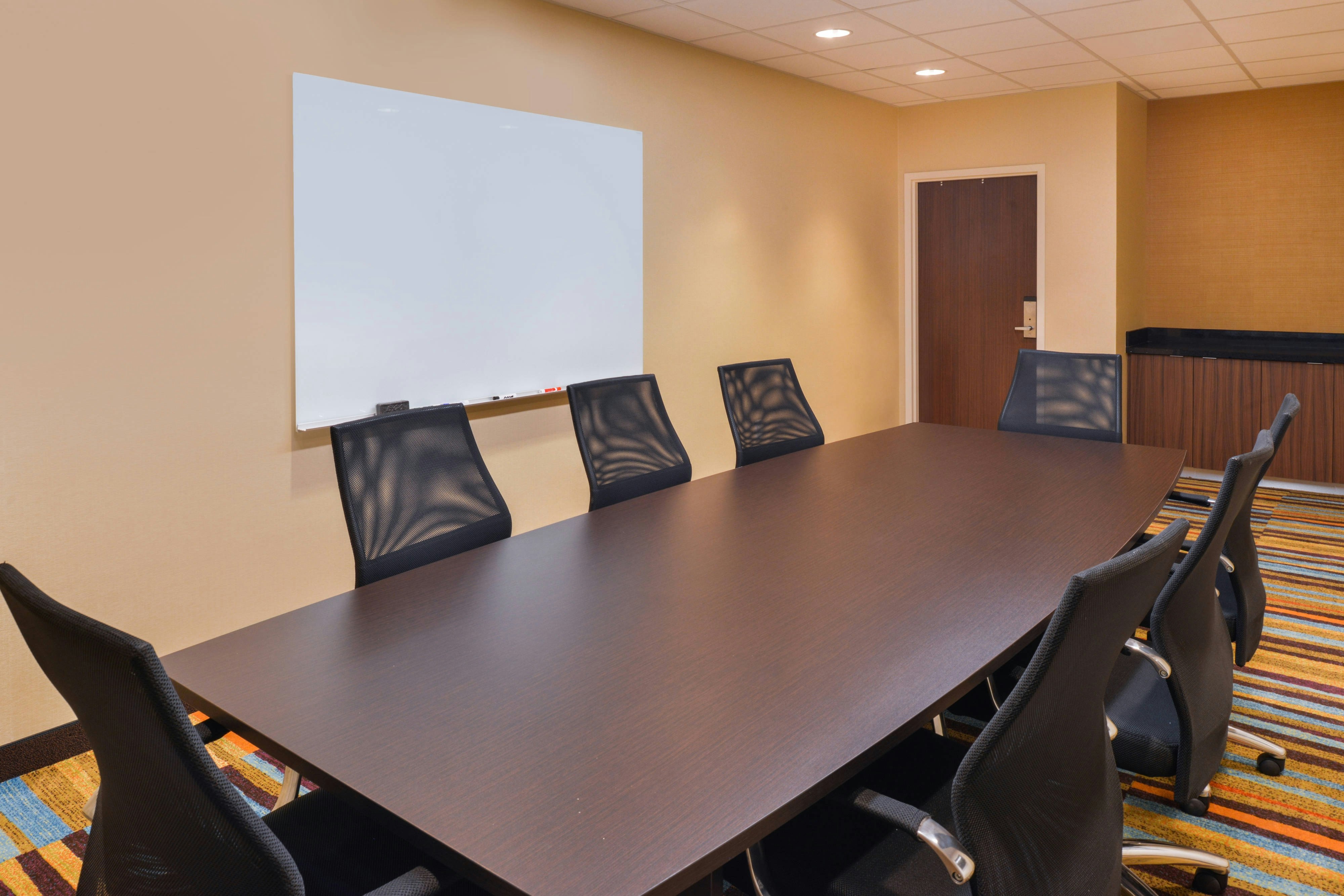 FAIRFIELD INN & SUITES CORALVILLE 45/49