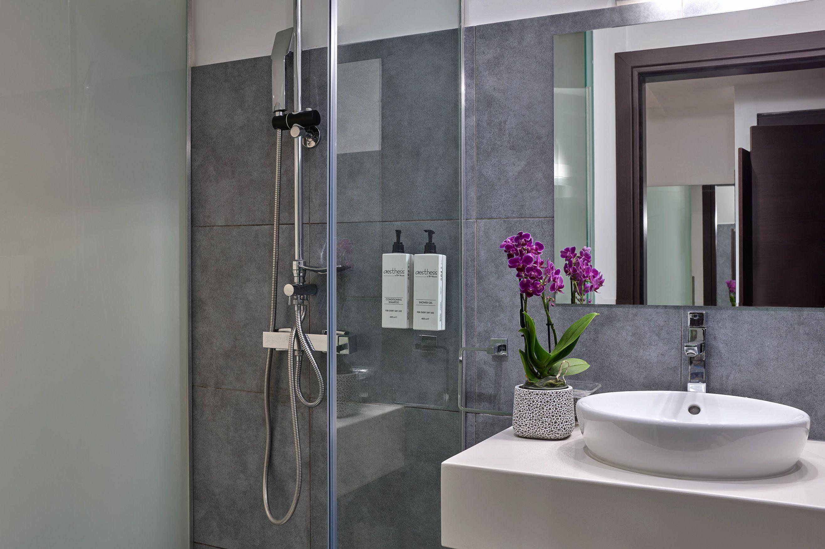 غرفة قياسية بسرير مزدوج، Breeze Boutique Hotel 2/2