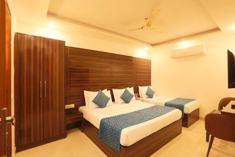 Hotel Chanakya Inn 15/38