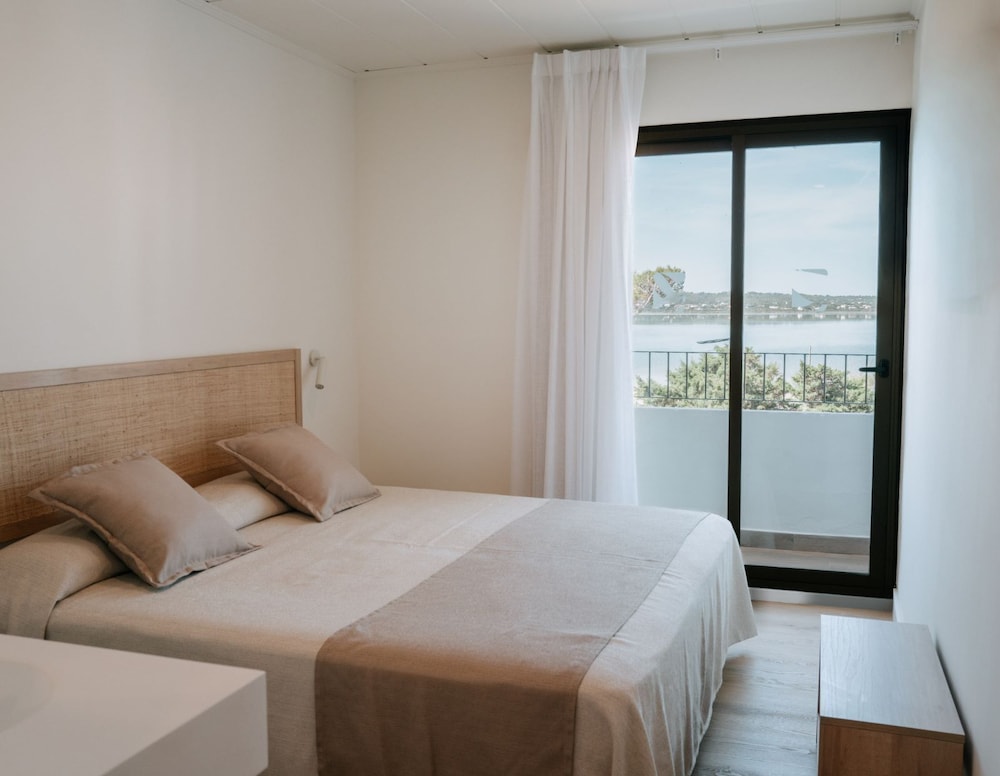 Hostal Rosamar 12/49
