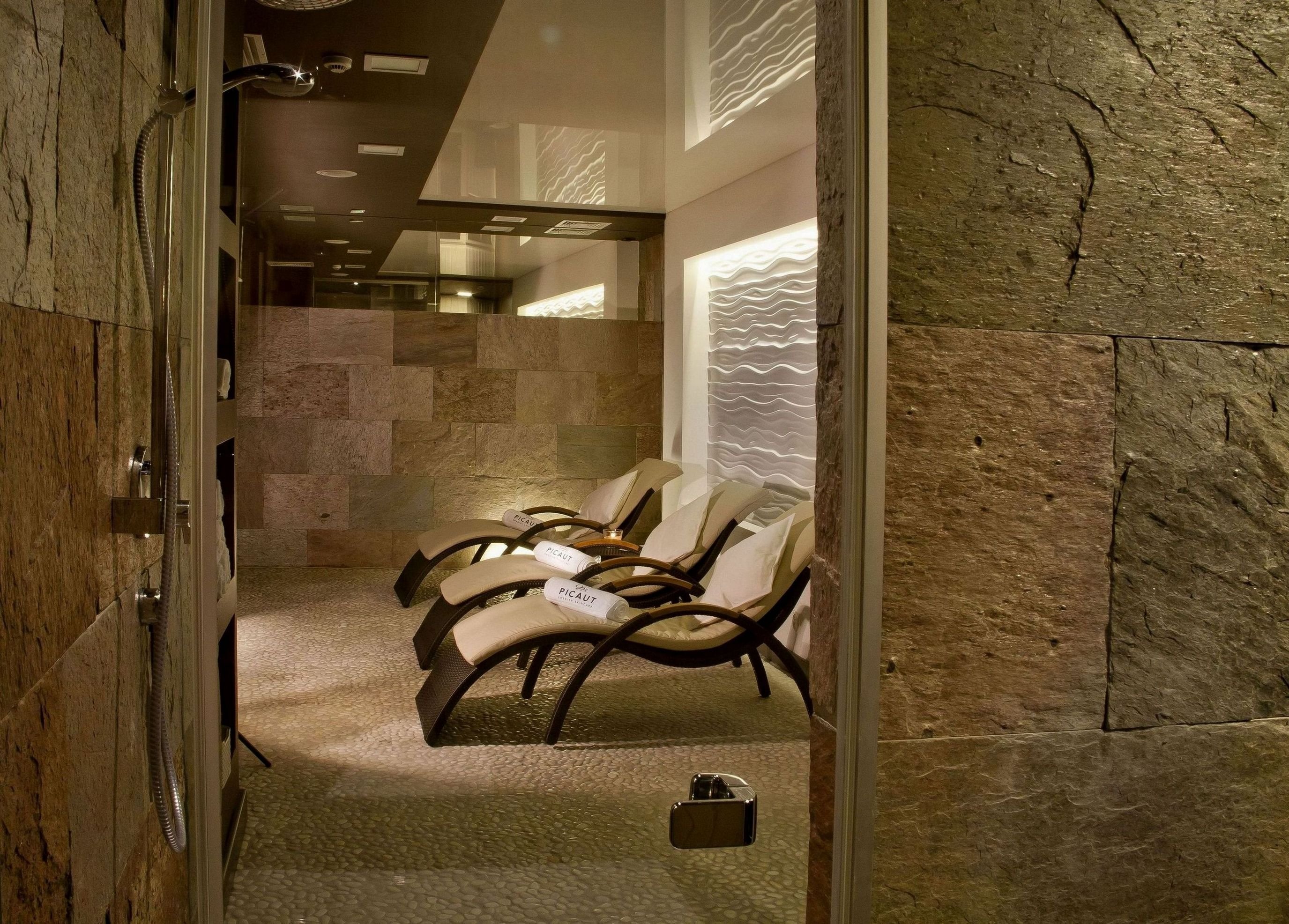 Hanza Hotel 44/44