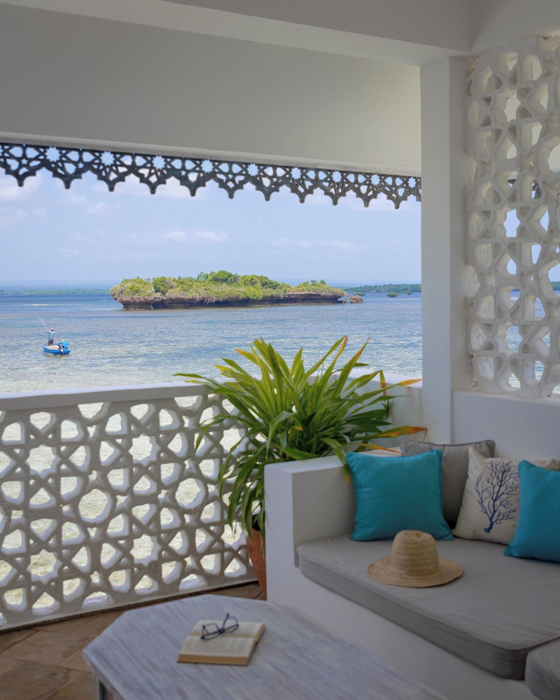 Chale Island Resort 54/70