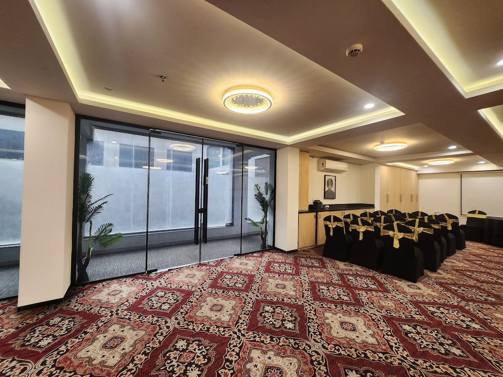Mastiff Hotel, Ankleshwar 32/60