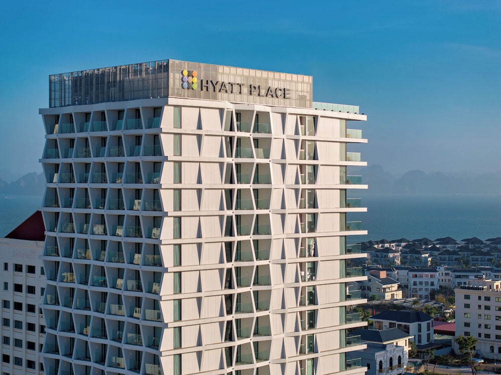 Hyatt Place Ha Long Bay, Bai Chay 1/50