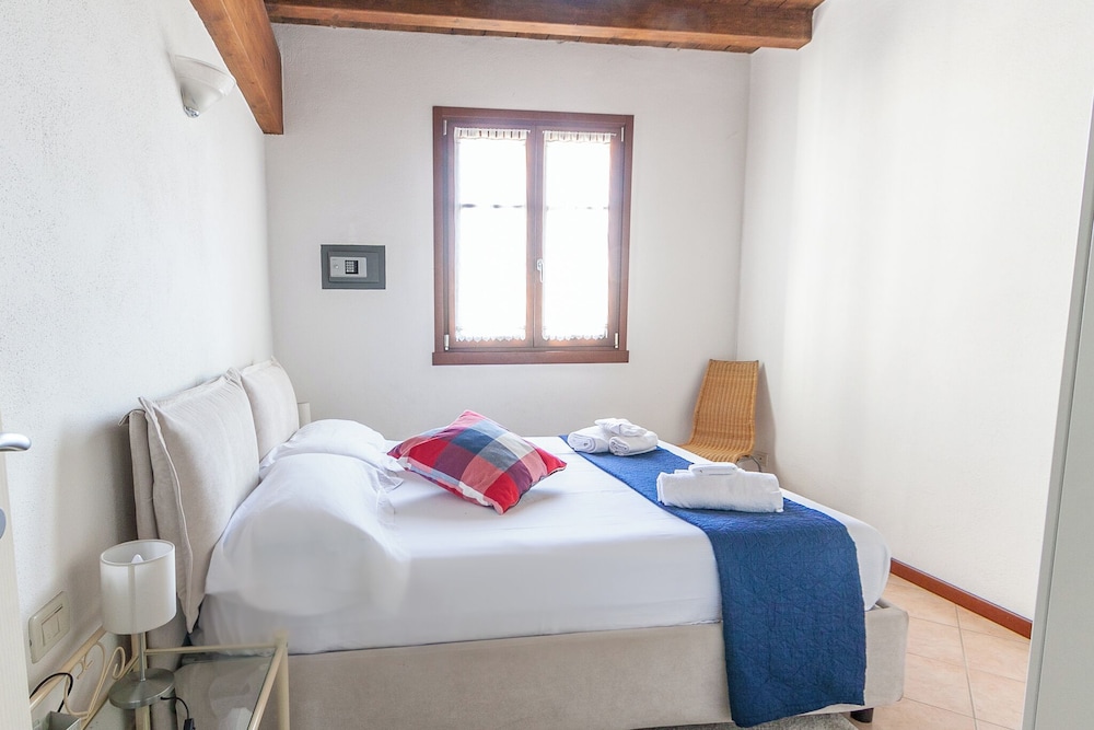 2 BEDROOMS, DELUXE, APARTMENT, TERRACE