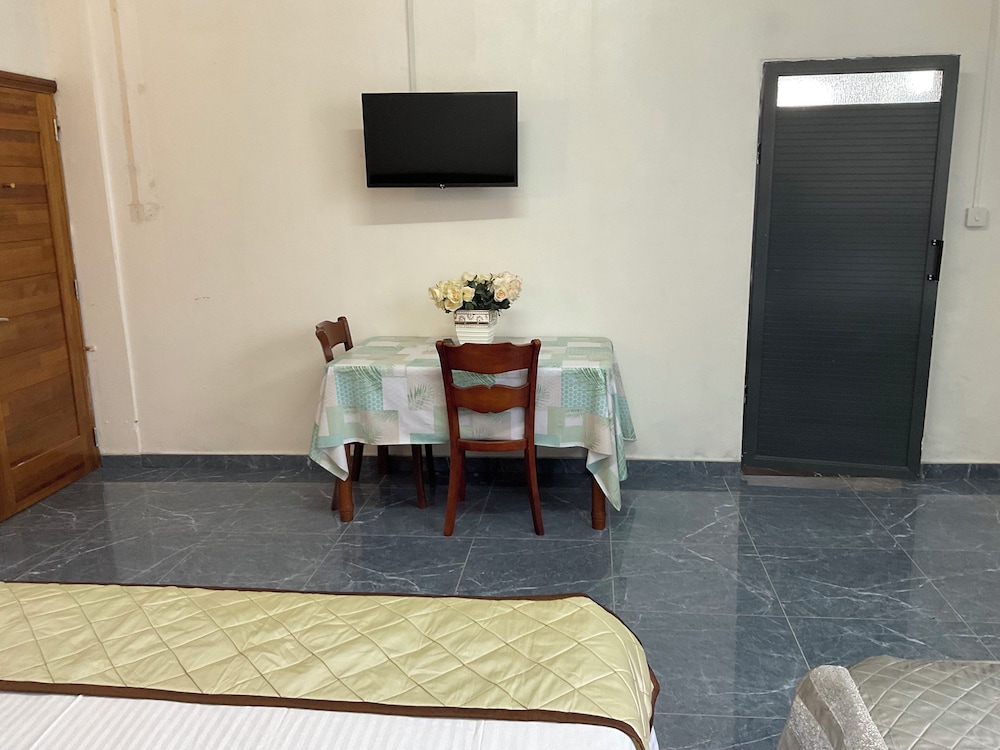 Mahe Holiday Resort 43/49