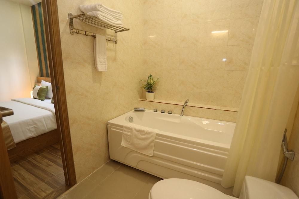 Thuy Sakura Hotel 27/32