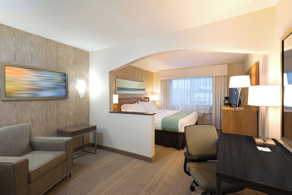 Holiday Inn Express And Suites Fraser Winter Park Area Formerly the Pinnacle Lodge 37/73