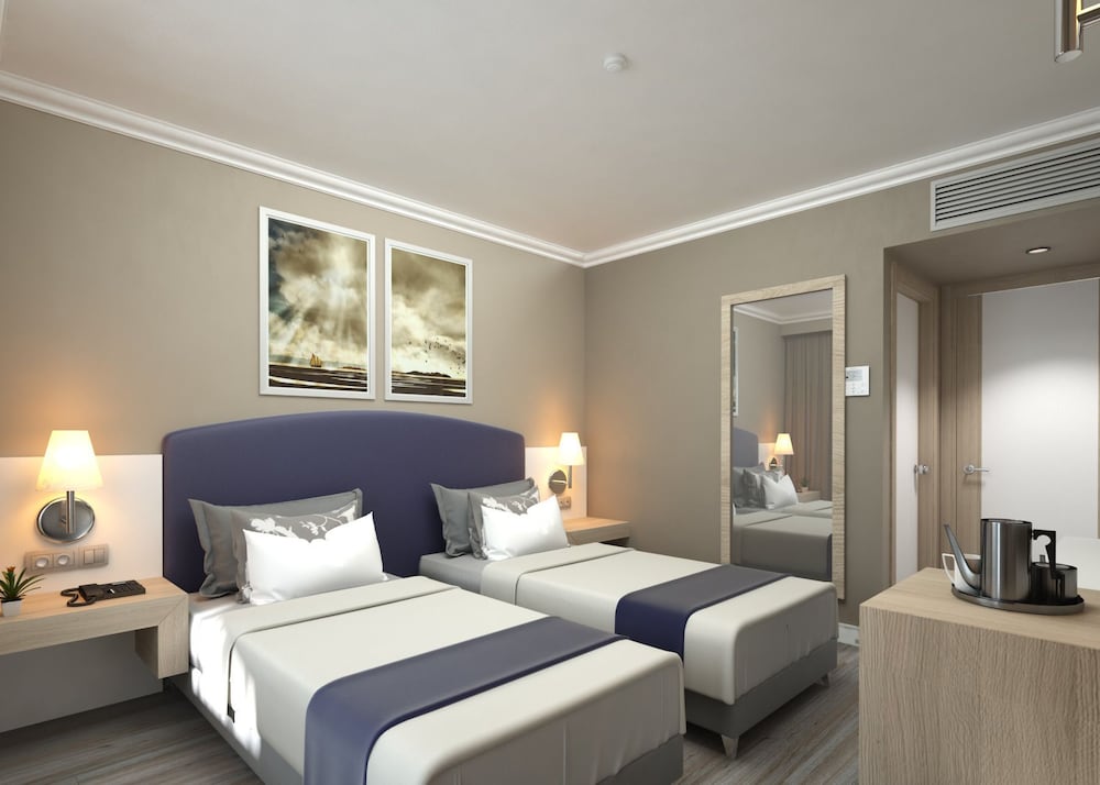 Lancora Beach Hotel 13/50