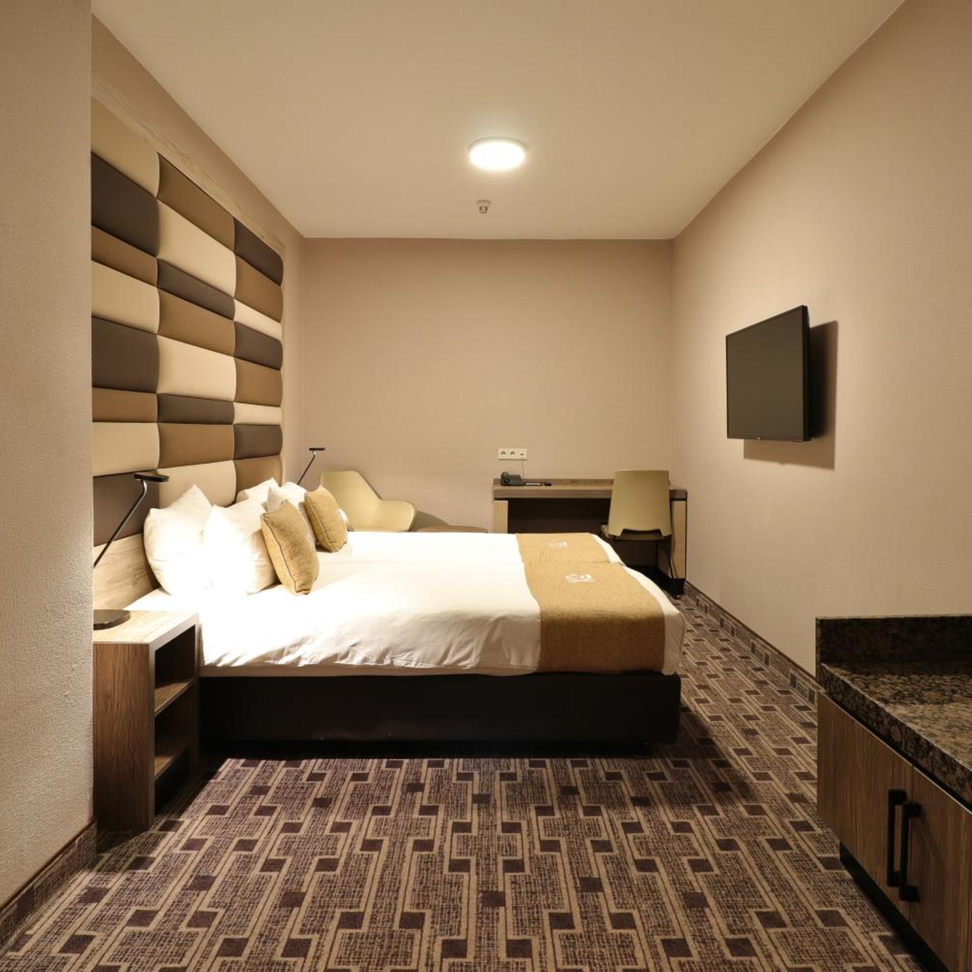 Twin room No window