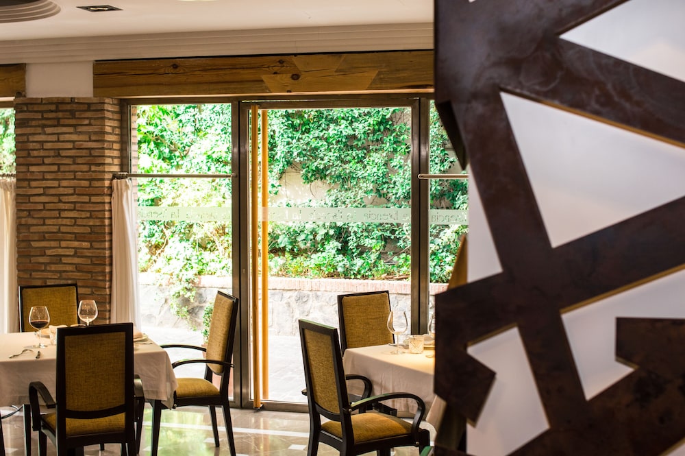 Hotel Las Yucas 35/50