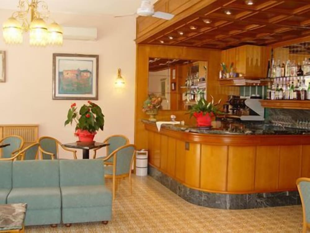 Grifone Hotel Ristorante 3/50