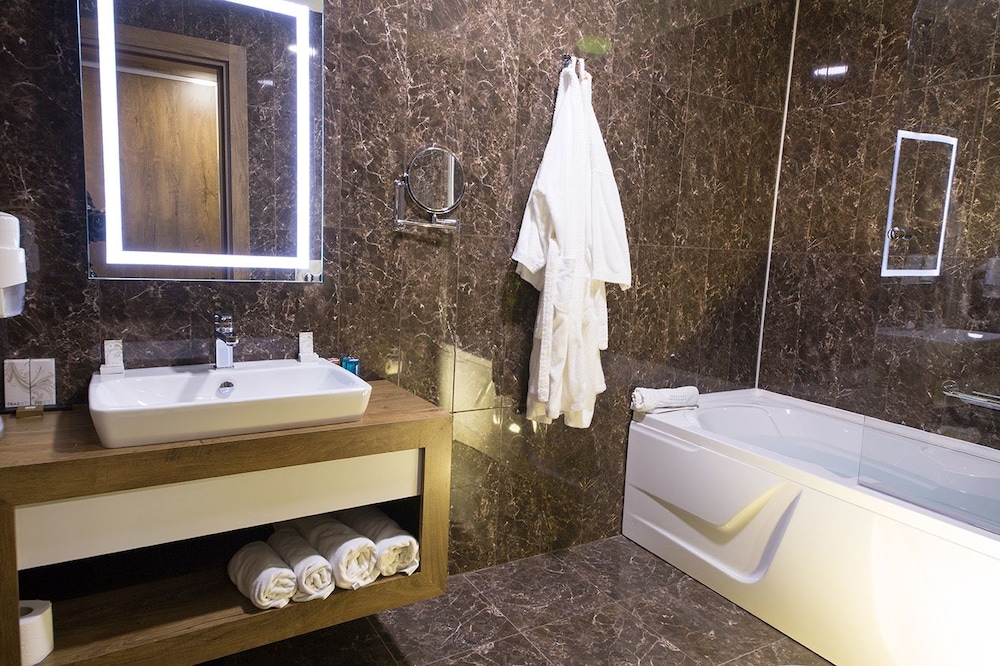 WHITE STAR HOTEL 44/49