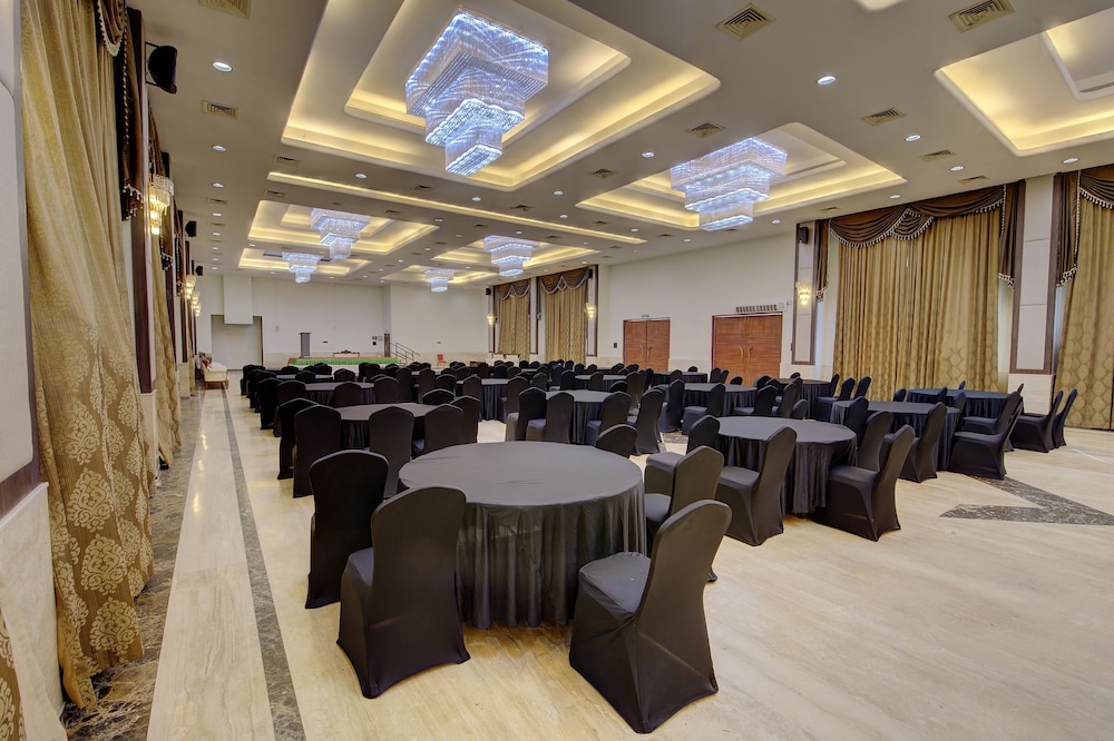 HOTEL KHANVEL RESORT 38/50