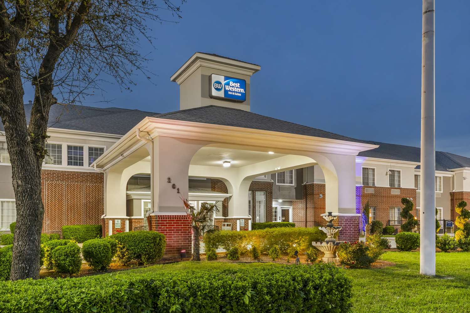 Best Western Fort Worth Inn and Suites 2/11