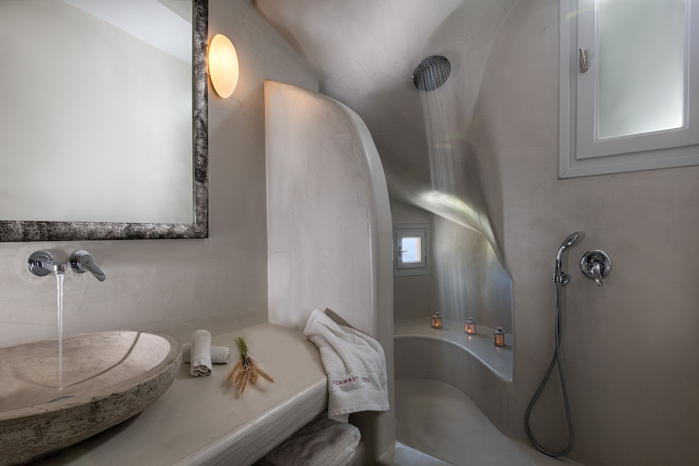Adamant Suites - Adults Only 67/69