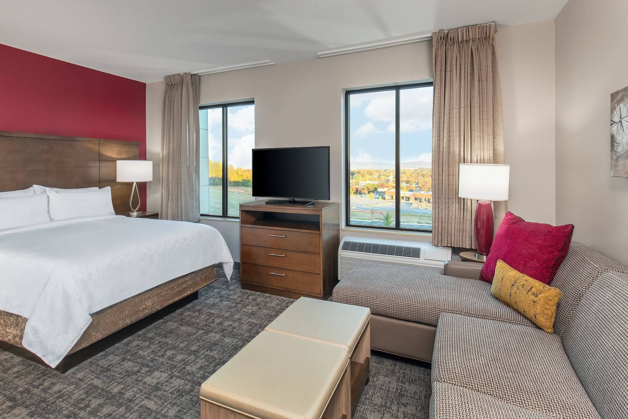 Studio, Suite, 2 Queen Beds, Sofa, Kitchen