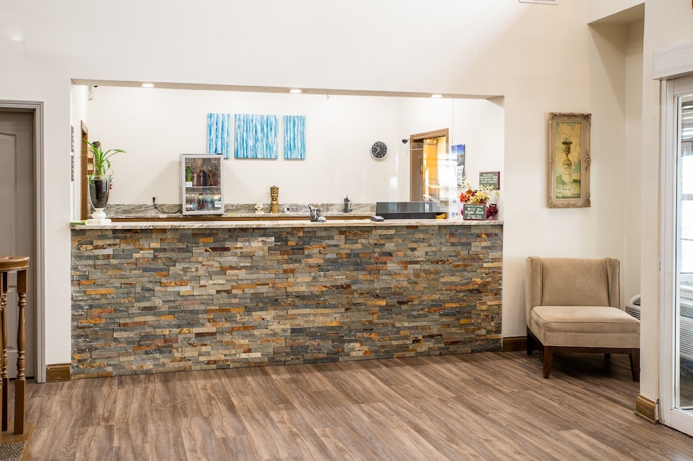 BlissPoint Inn and Suites Marion 2/47