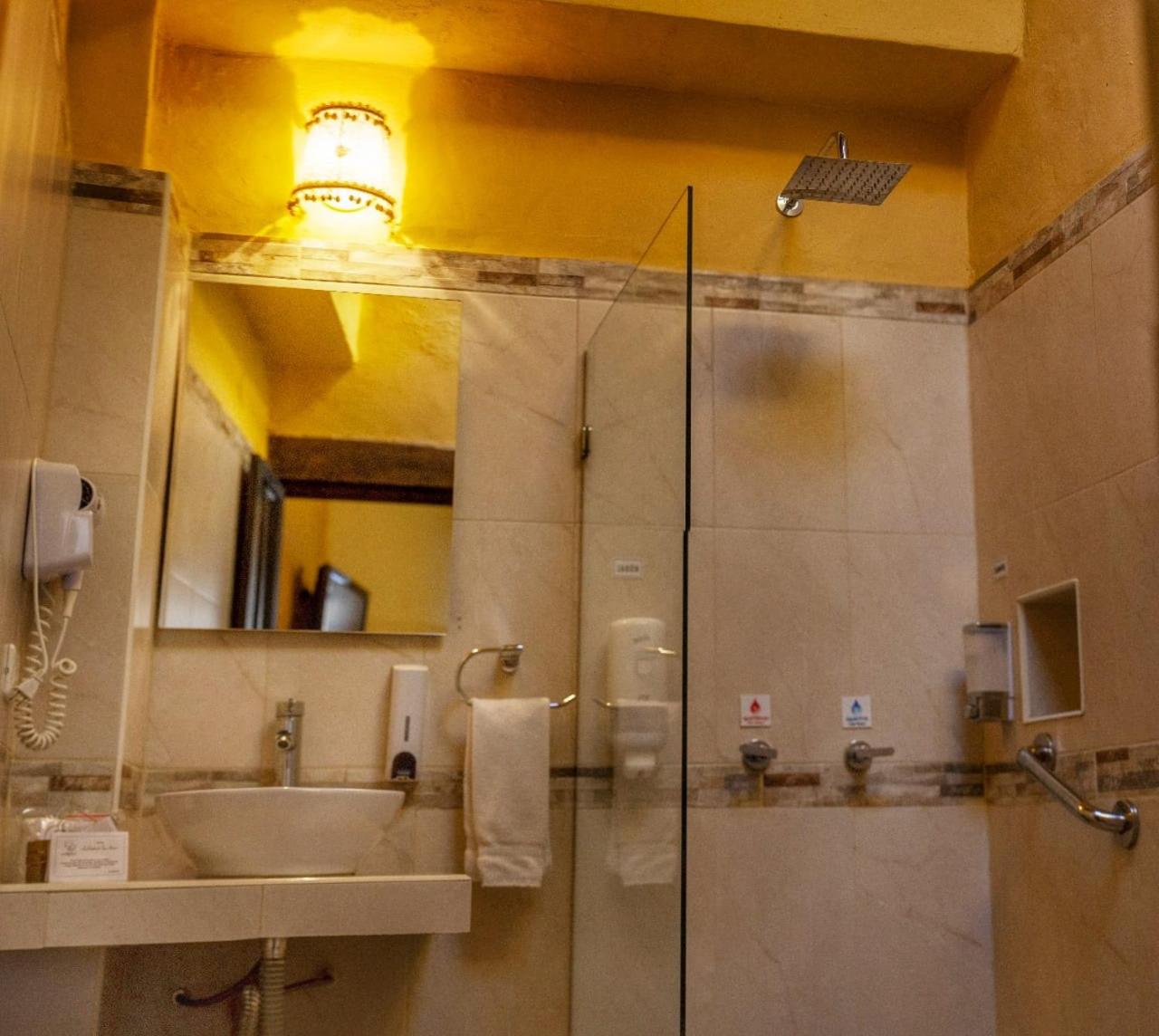 Hotel La Posada de San Antonio 50/50