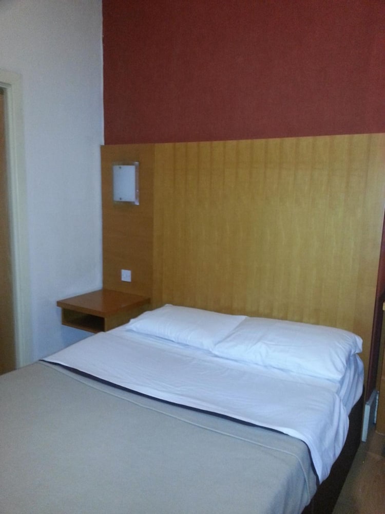 Berkeley Court Hotel 14/33
