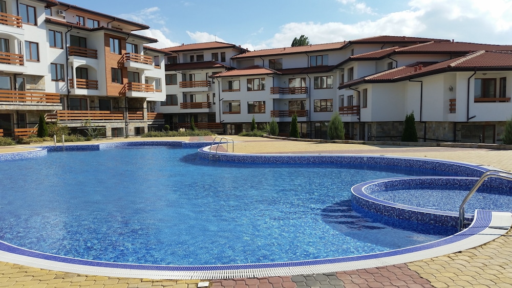 Gardenia Hills 64/72