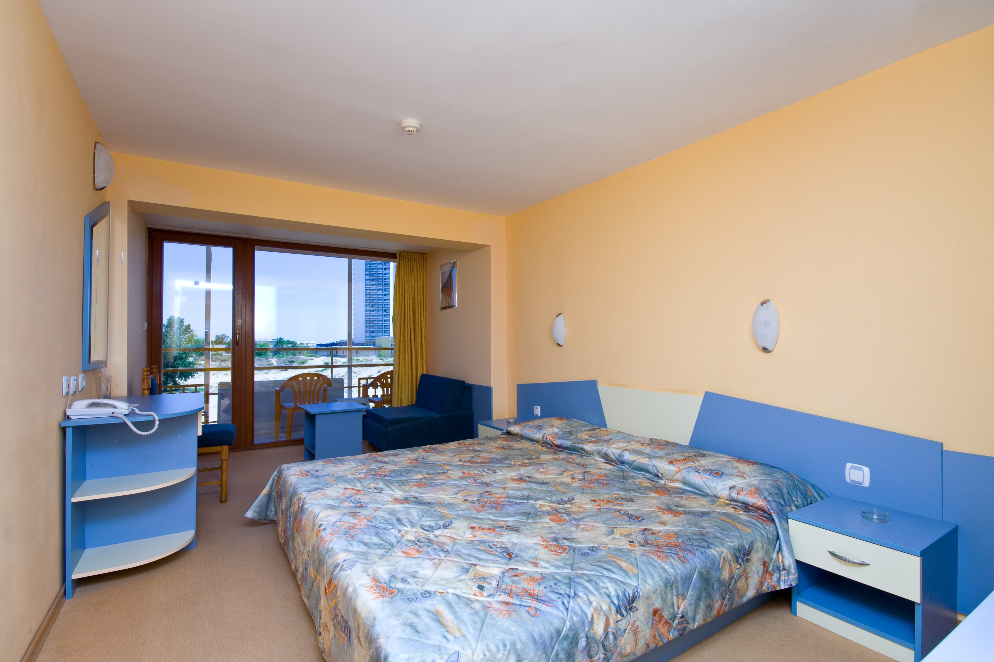 Room, Single, Lateral Side Sea View