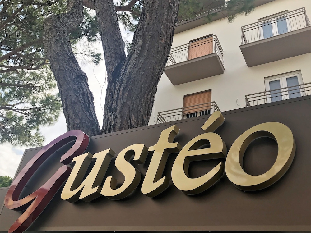 Hotel Cristina 3/45