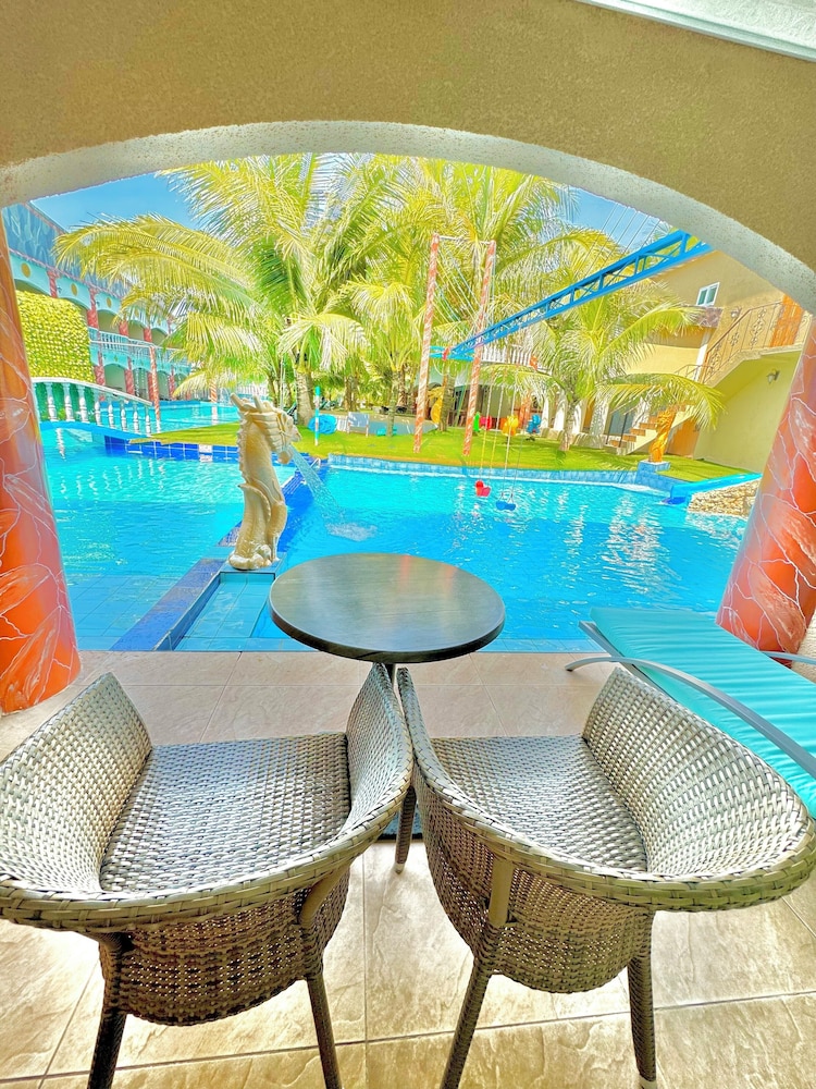 Roman Empire Panglao Boutique Hotel 33/50