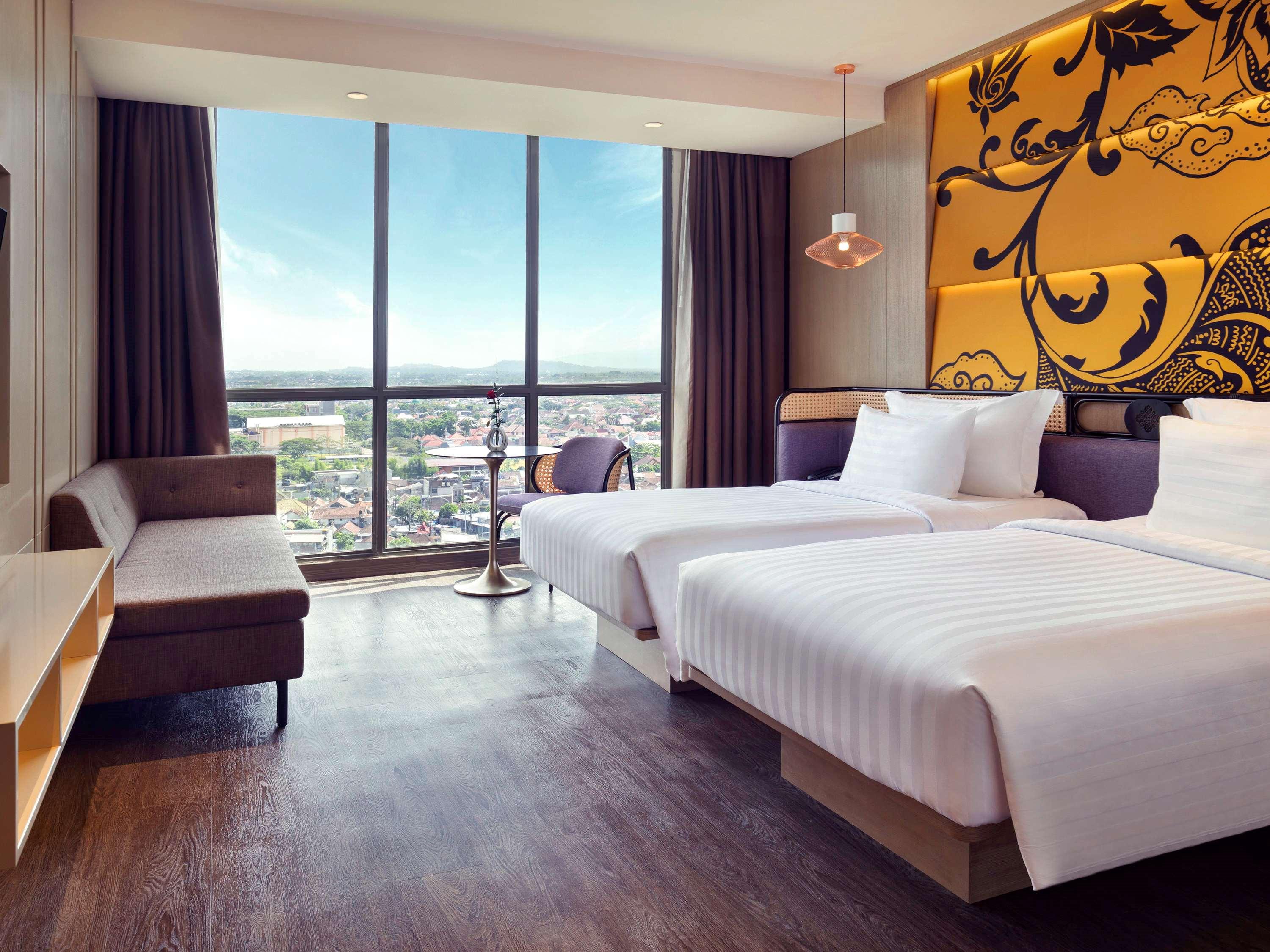 EXECUTIVE, TWIN BEDS, MOUNTAIN VIEW, HIGH FLOOR