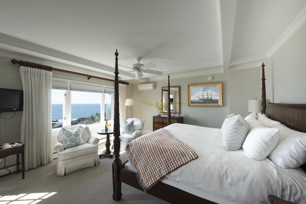 Cape Arundel Inn & Resort 17/49