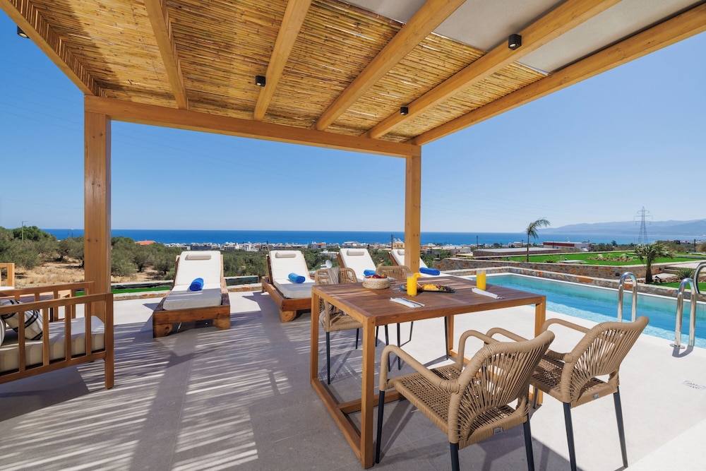 Deos Luxury Suites 35/50