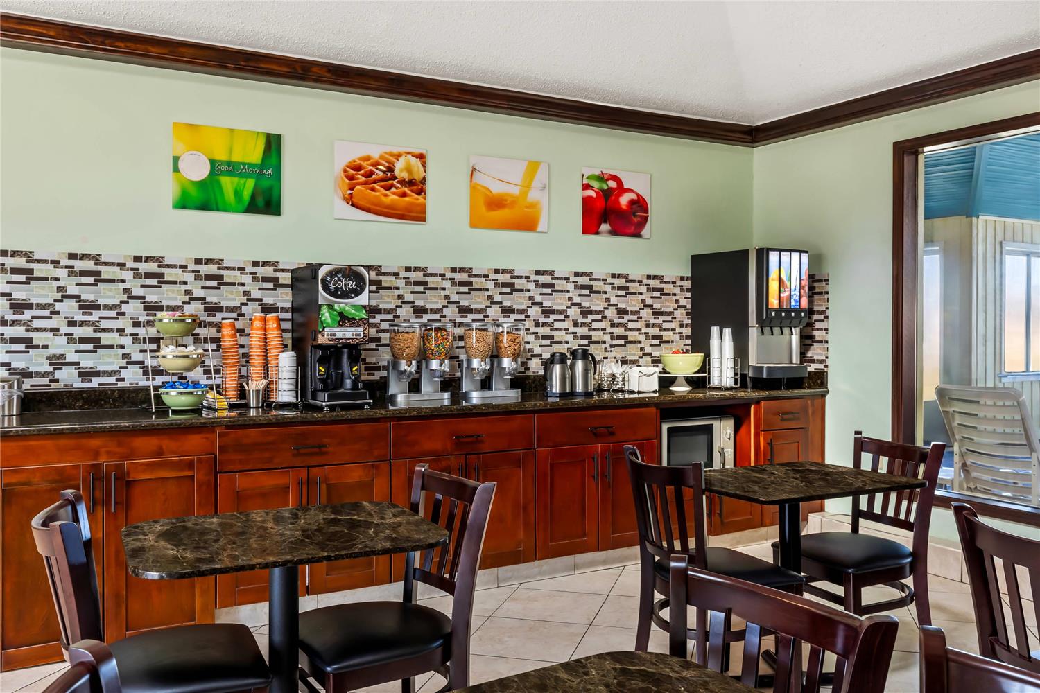 restaurant cafeteria