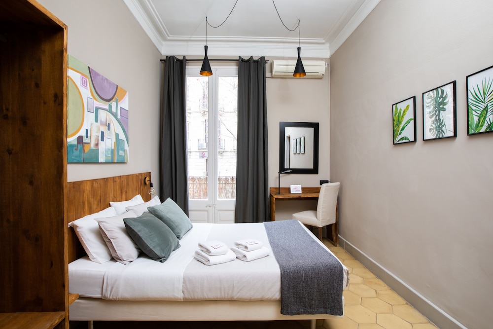 Jardinets Guest House 22/59