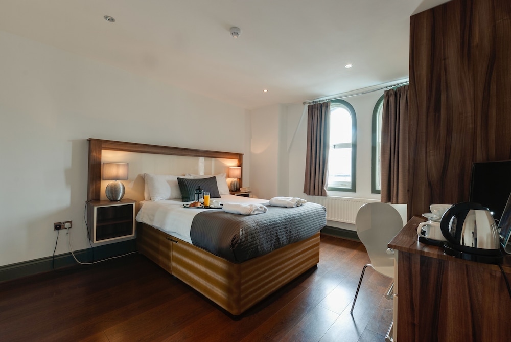 Base Serviced Apartments - Sir Thomas Street 16/57