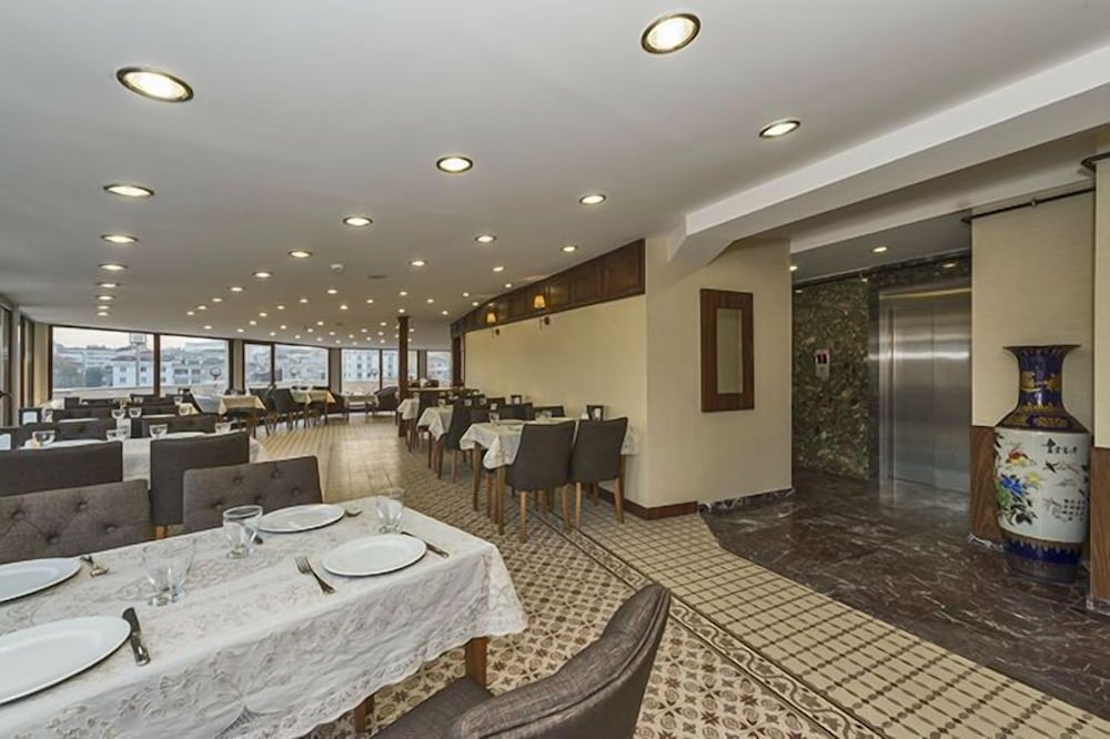 Rayelin Hotel Old Town 45/50
