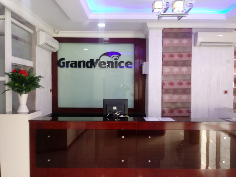 GrandVenice Transit Apartments 5/50