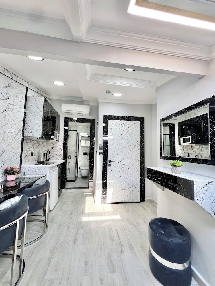 Taksim Larissa Hotel 8/50