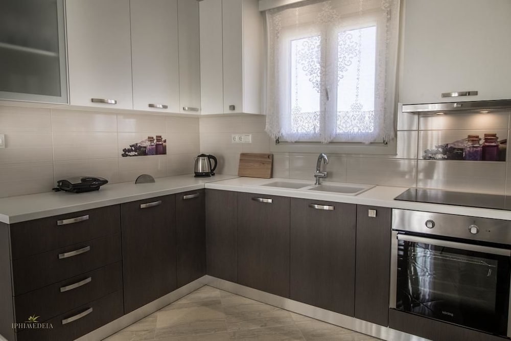 Iphimedeia Apartments Suites 47/75