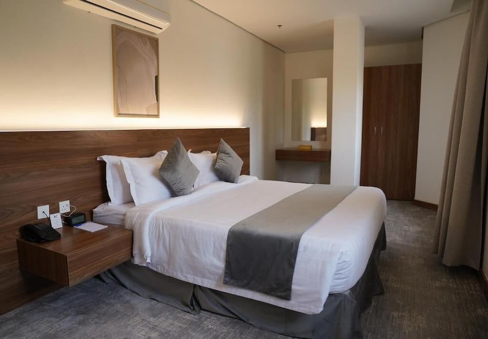Kara Hotel 10/30