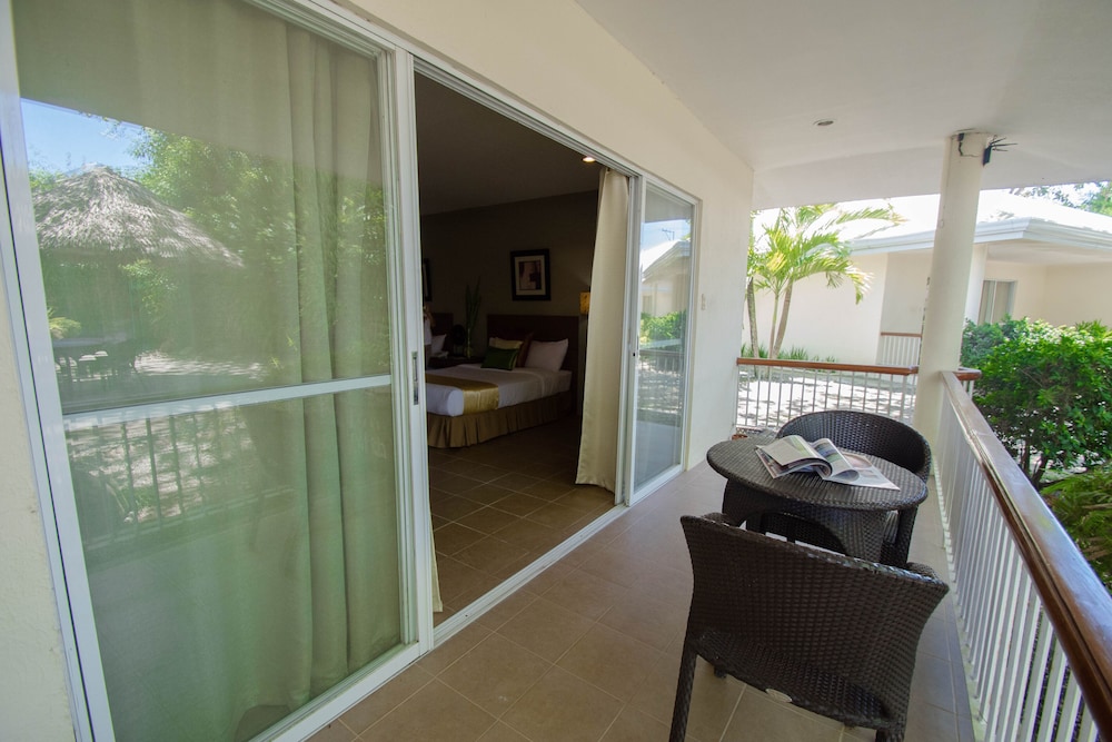 Almont Inland Resort 37/65