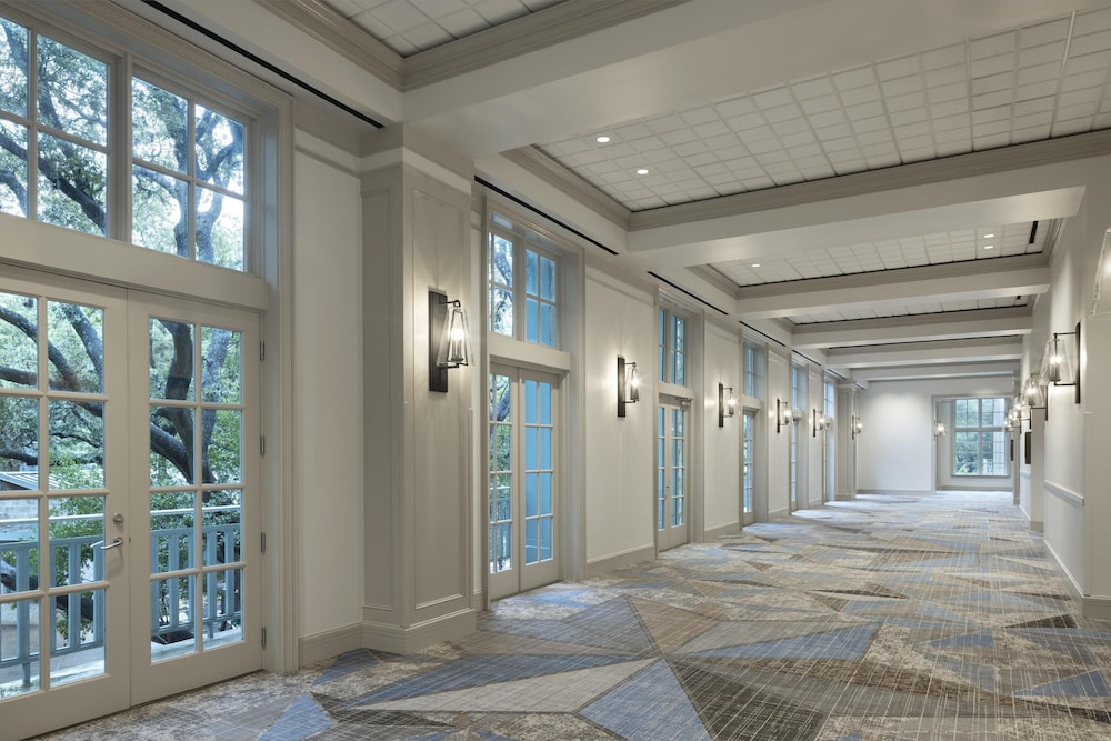 Hyatt Regency Hill Country Resort And Spa 10/84