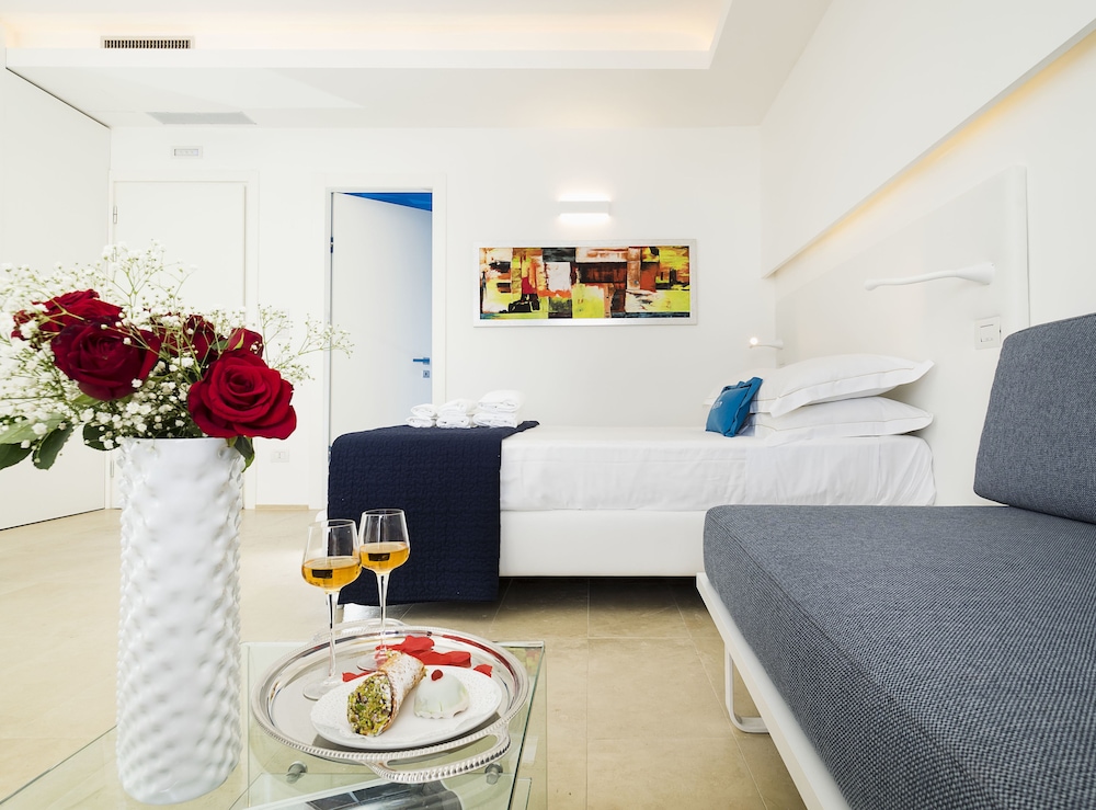 White Bay Resort 26/74